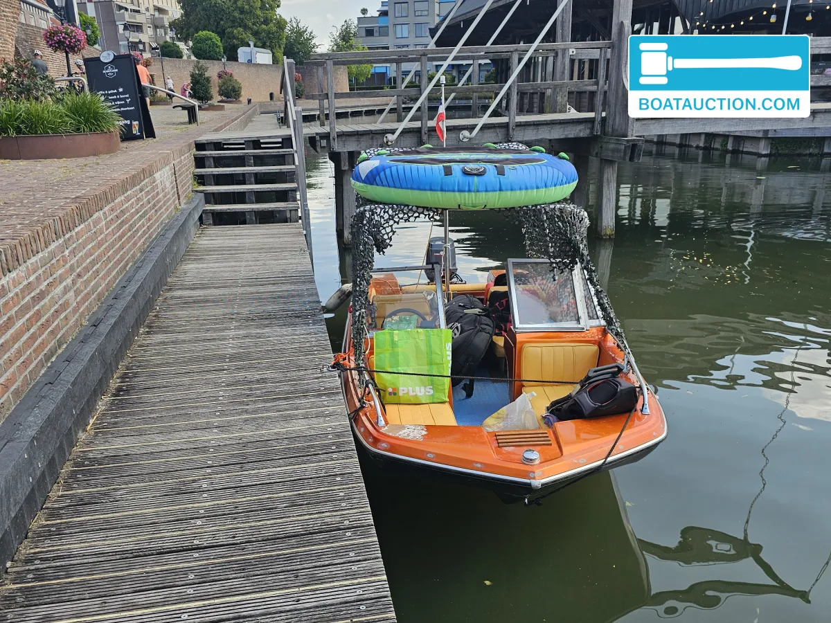 Bateau de patrouille 1200