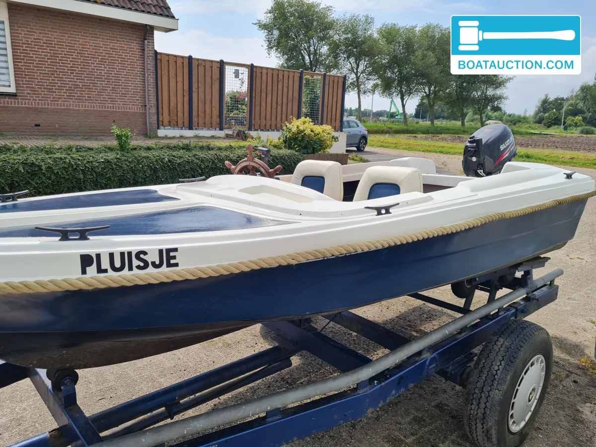 Speedboat 330