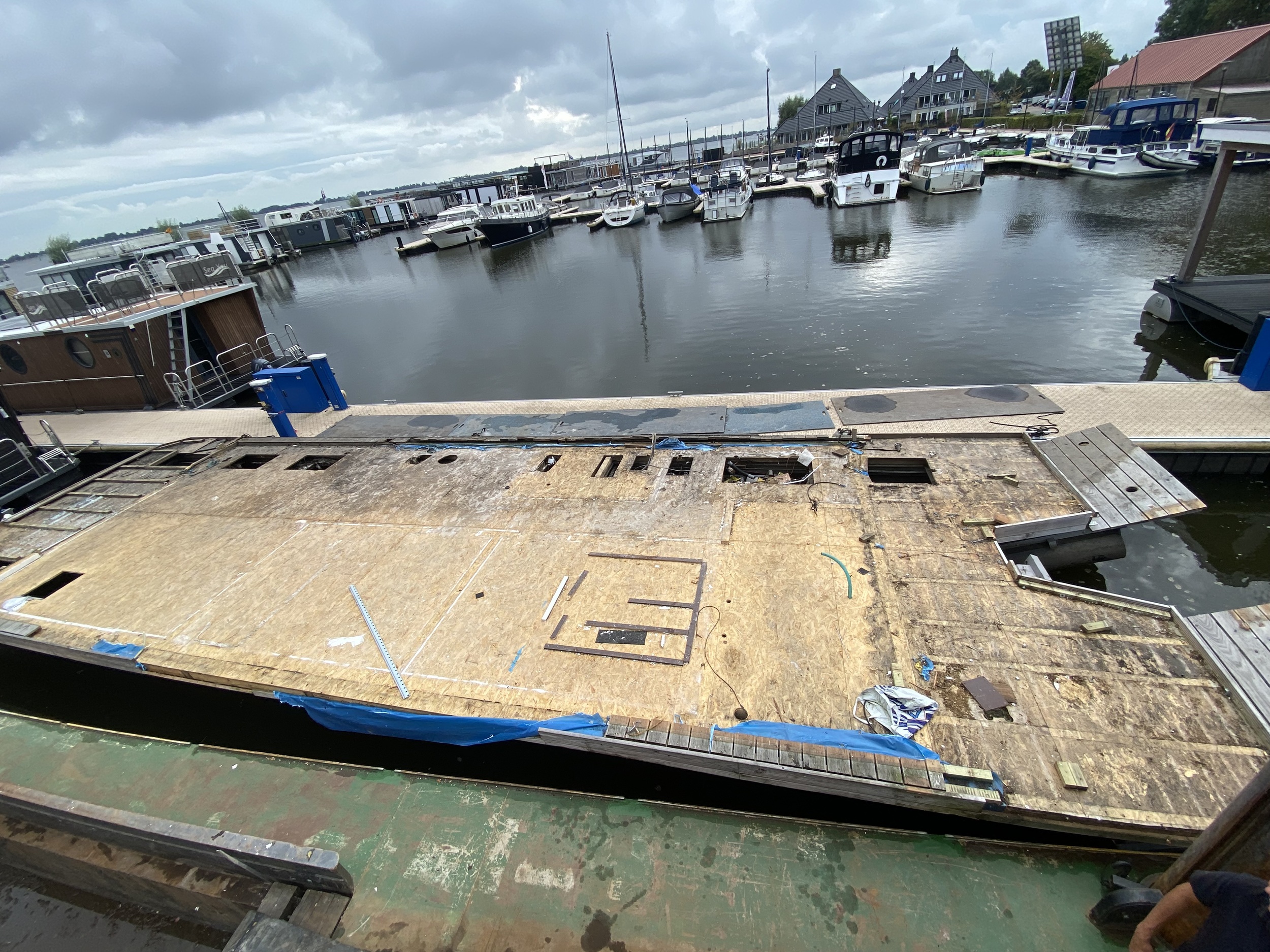 LST Boatin (onderstel) Houseboat foto 1