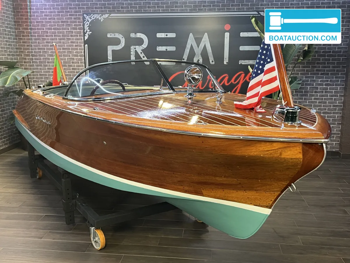 Speedboat 330