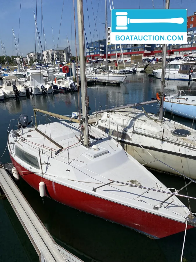 Jeanneau 657 foto: 2