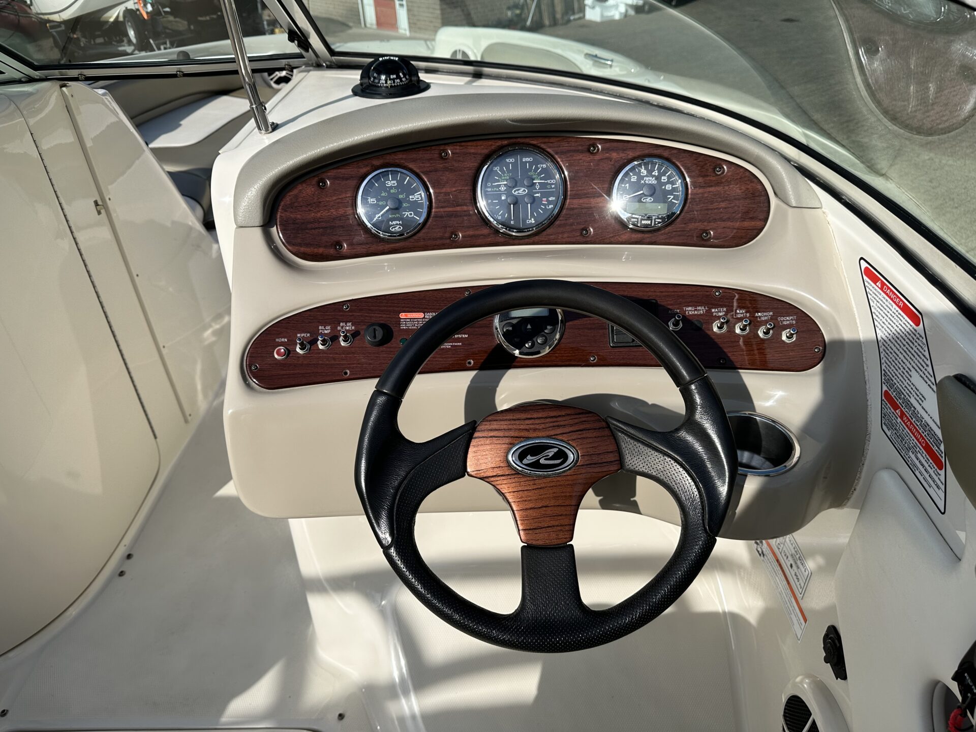 Sea Ray 240 Sundeck foto: 18