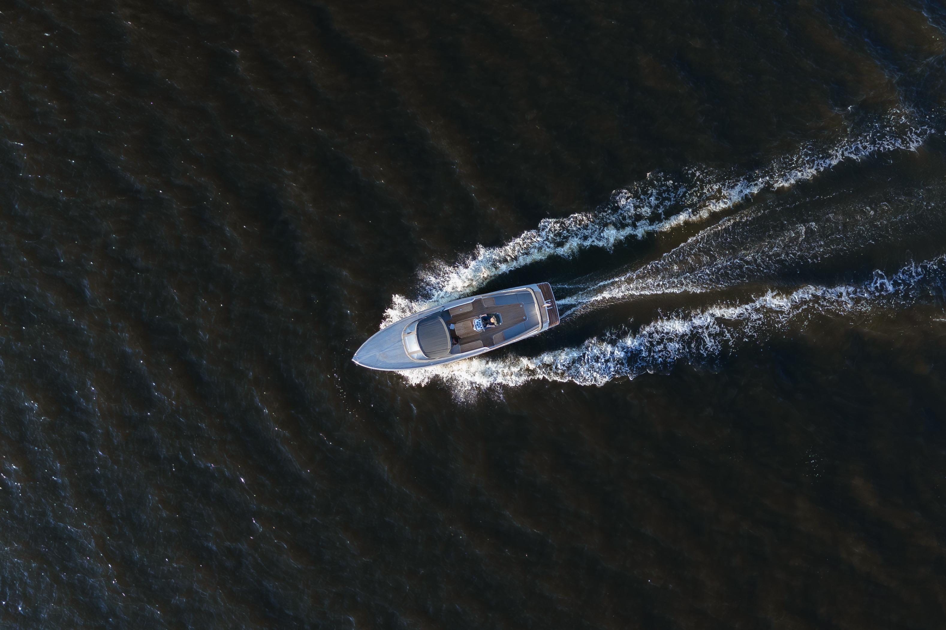 Tender AdmiralsTender C28 foto 5