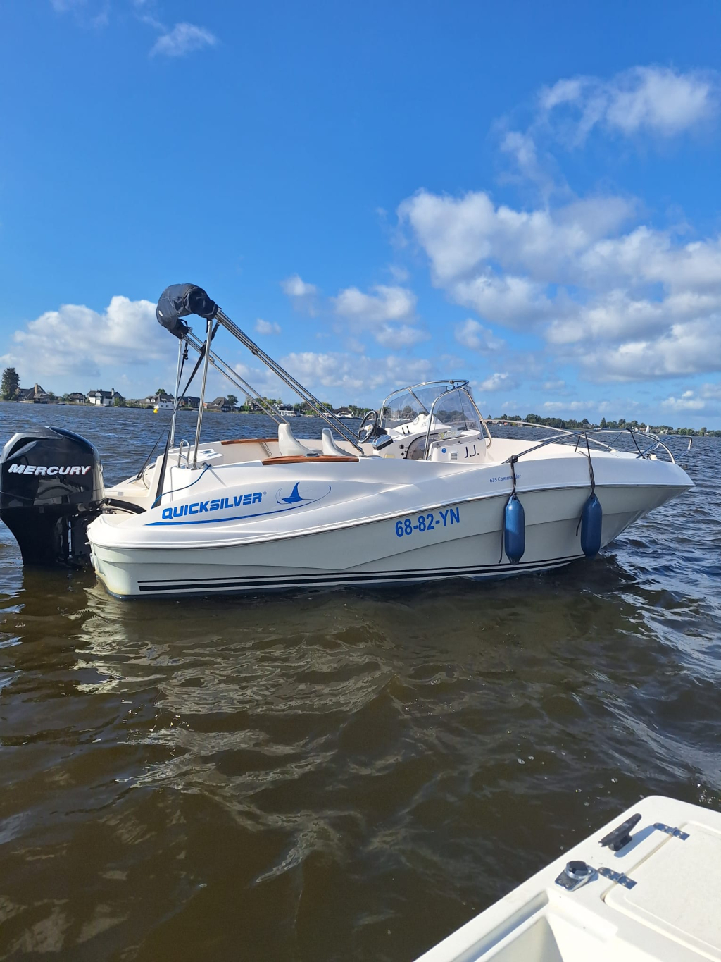 Quicksilver Polyester boten Commander 635 boeg en hekschroef vetus zeer weinig draaiuren foto 2