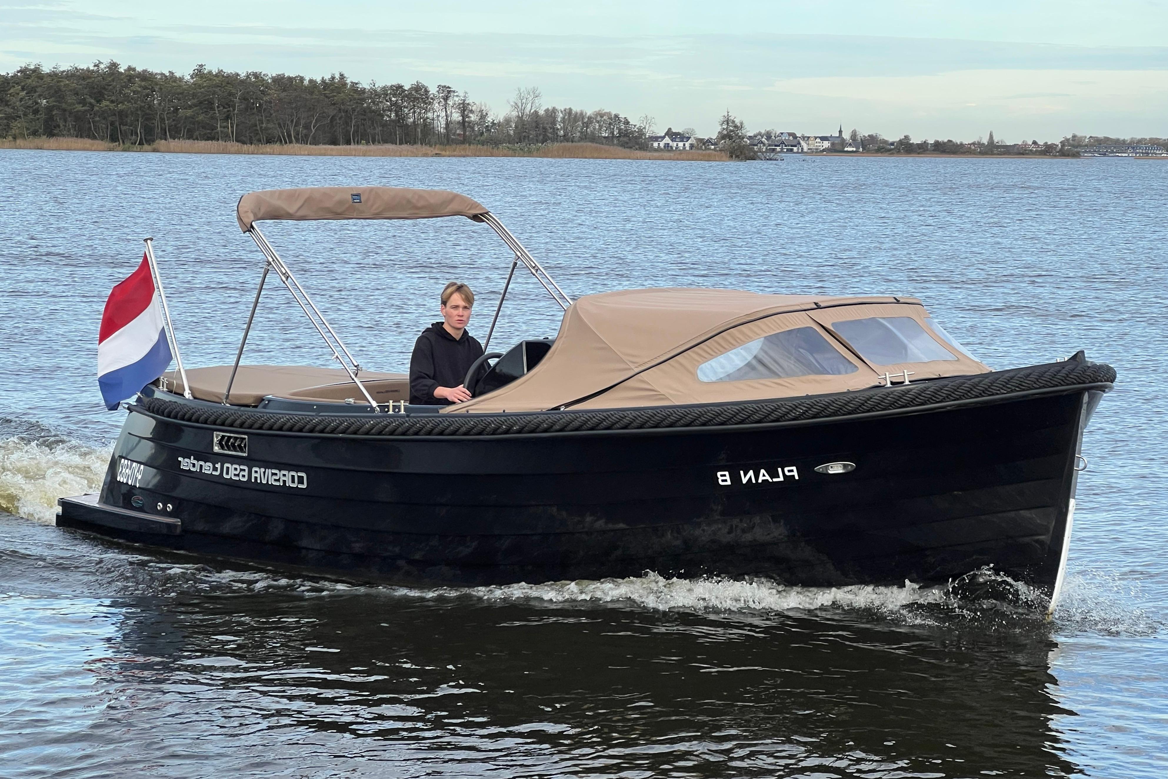 Corsiva 690 Tender foto 2