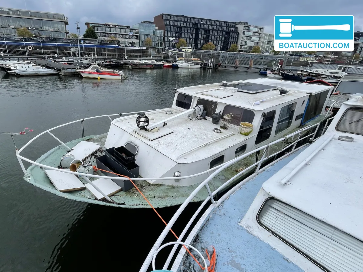 Motorboat 900 foto 1