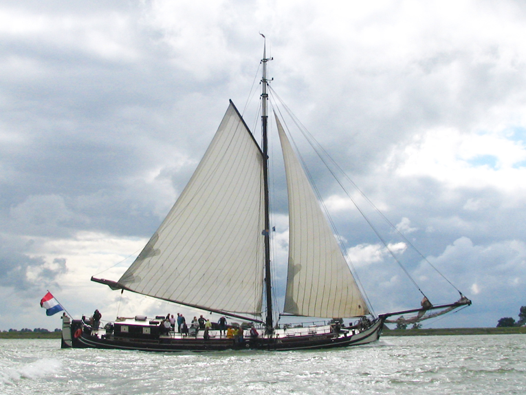 Stevenaak Zeilcharter