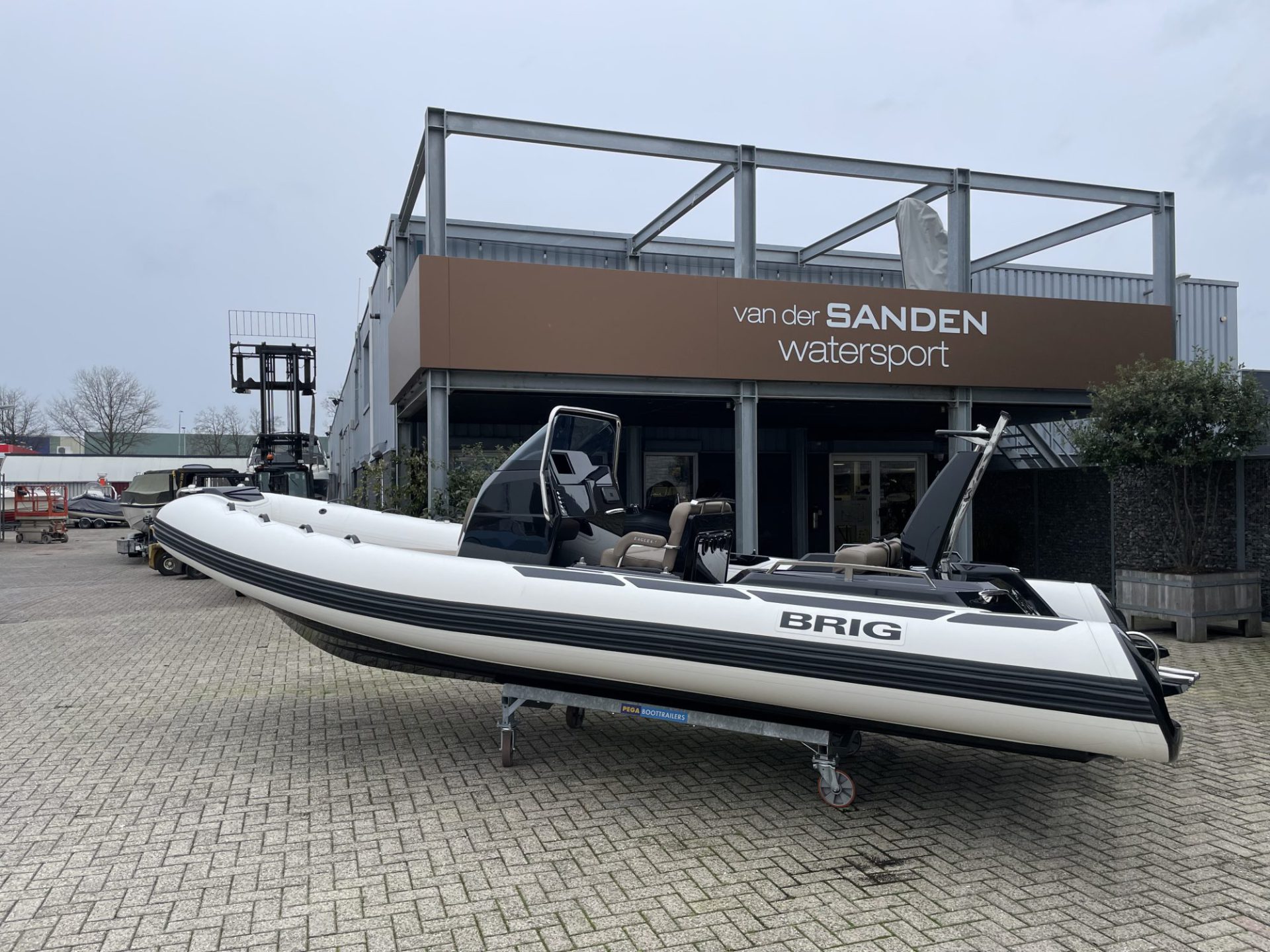 Brig Eagle 6.7 hoofdfoto: 1