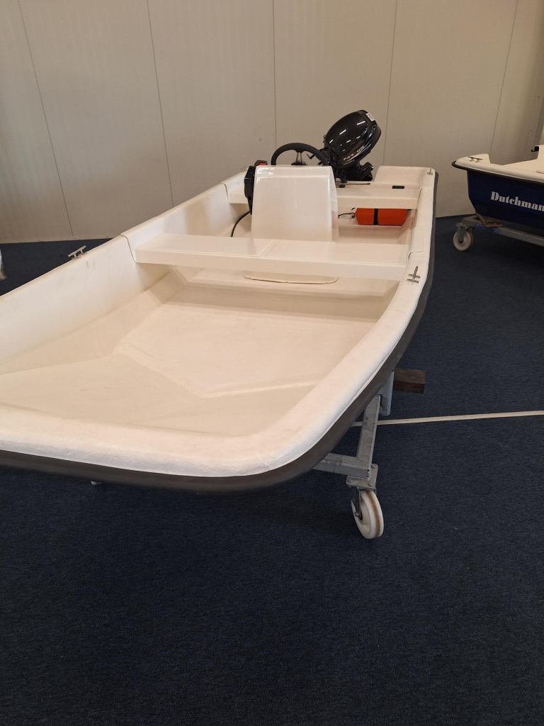 Maxum 1900SR