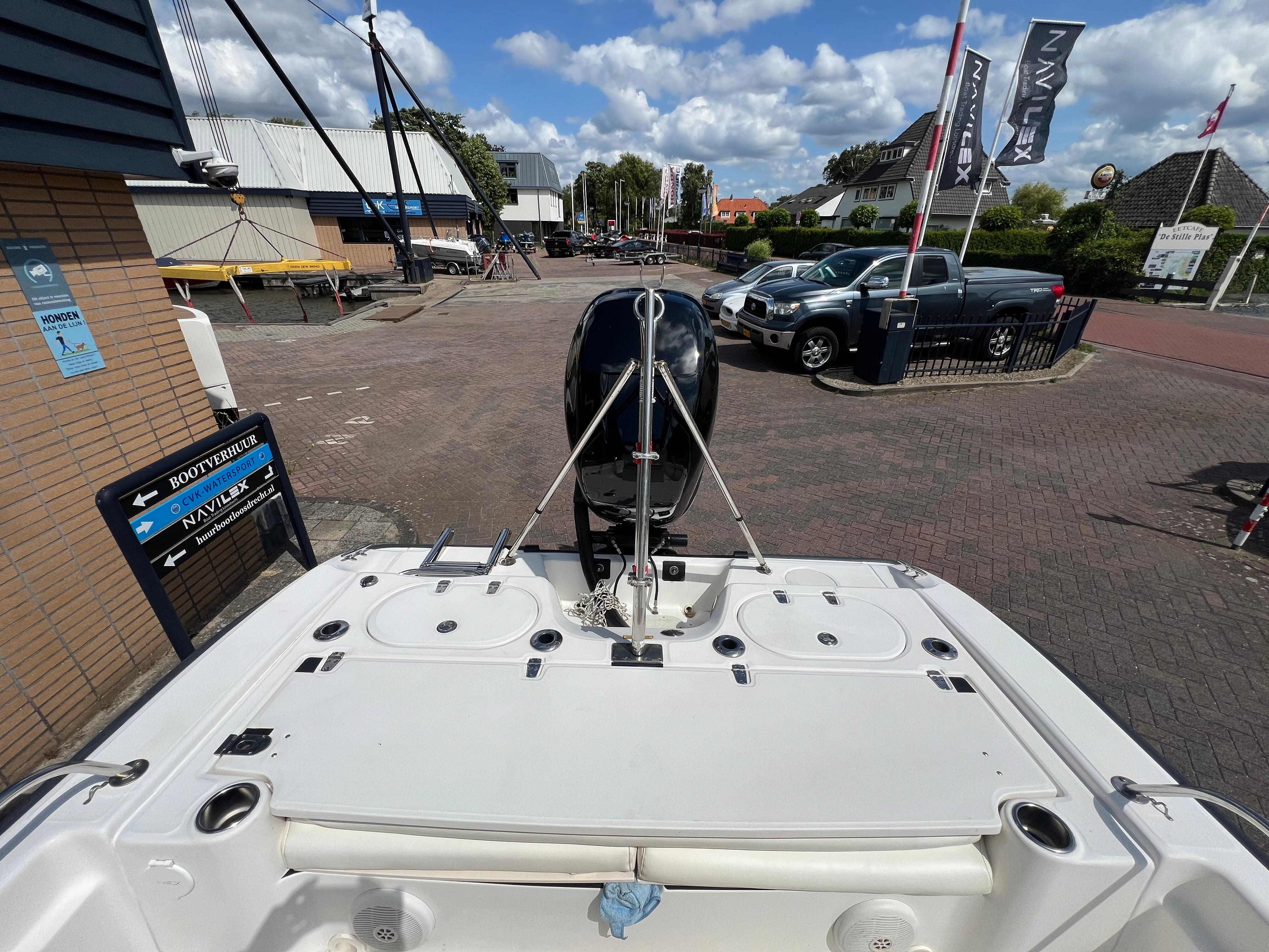 Boston Whaler 220 Dauntless foto: 12
