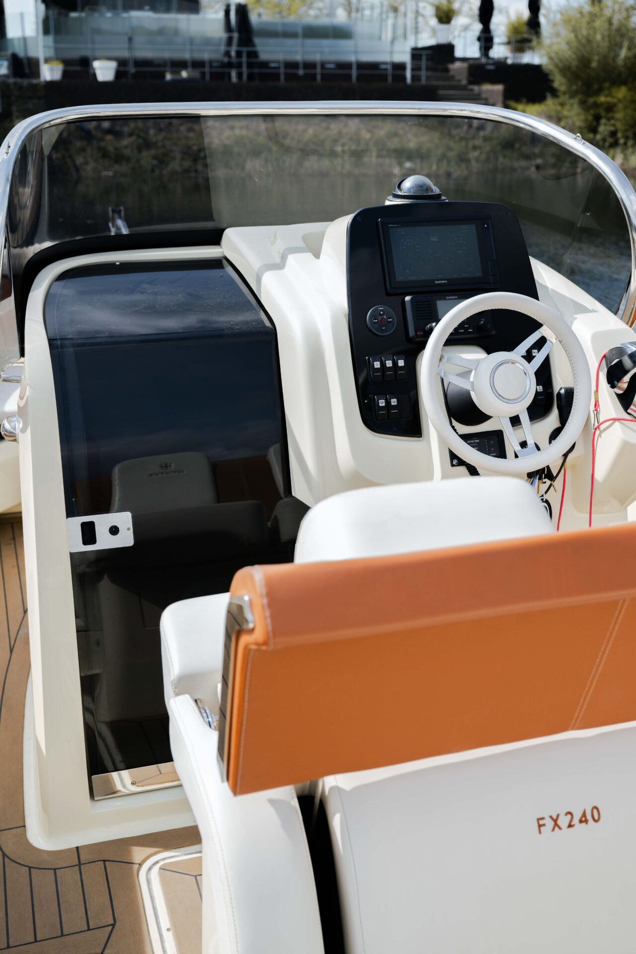 Invictus 240 FX