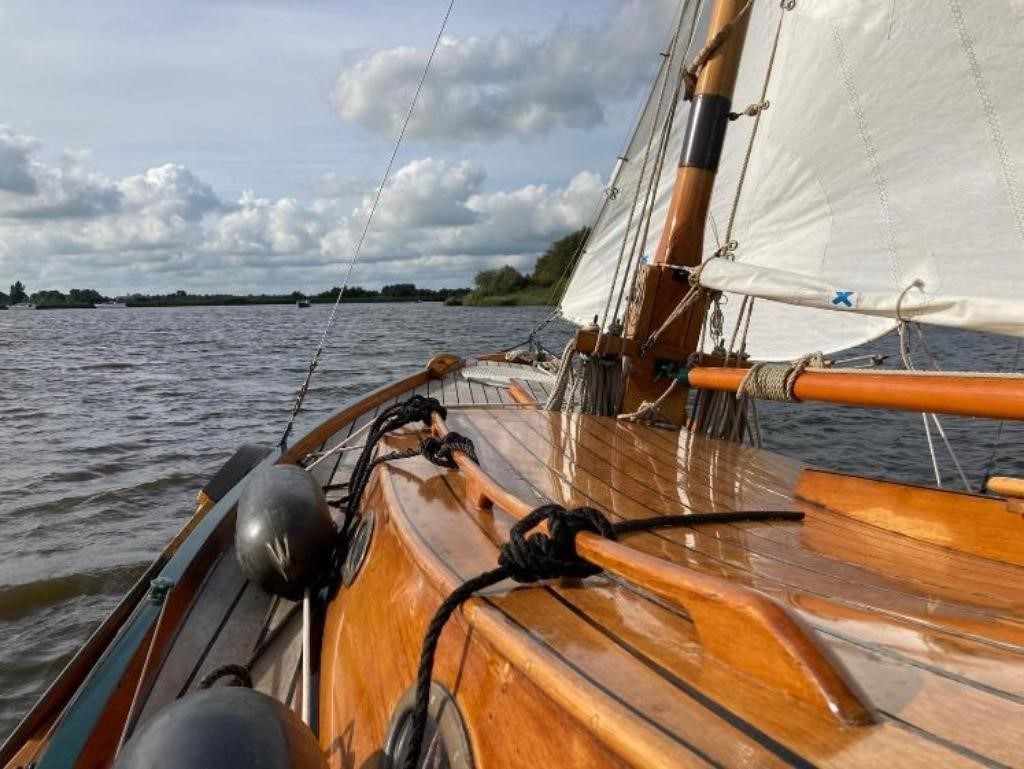 Van Der Meulen Kajuitzeilschouw 800 foto 3