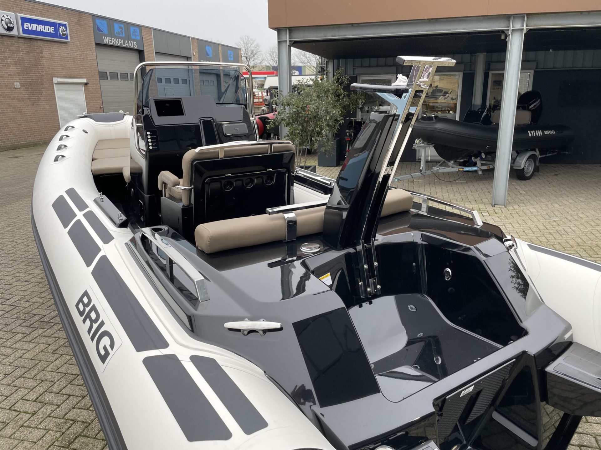 Brig Eagle 6.7 foto: 8