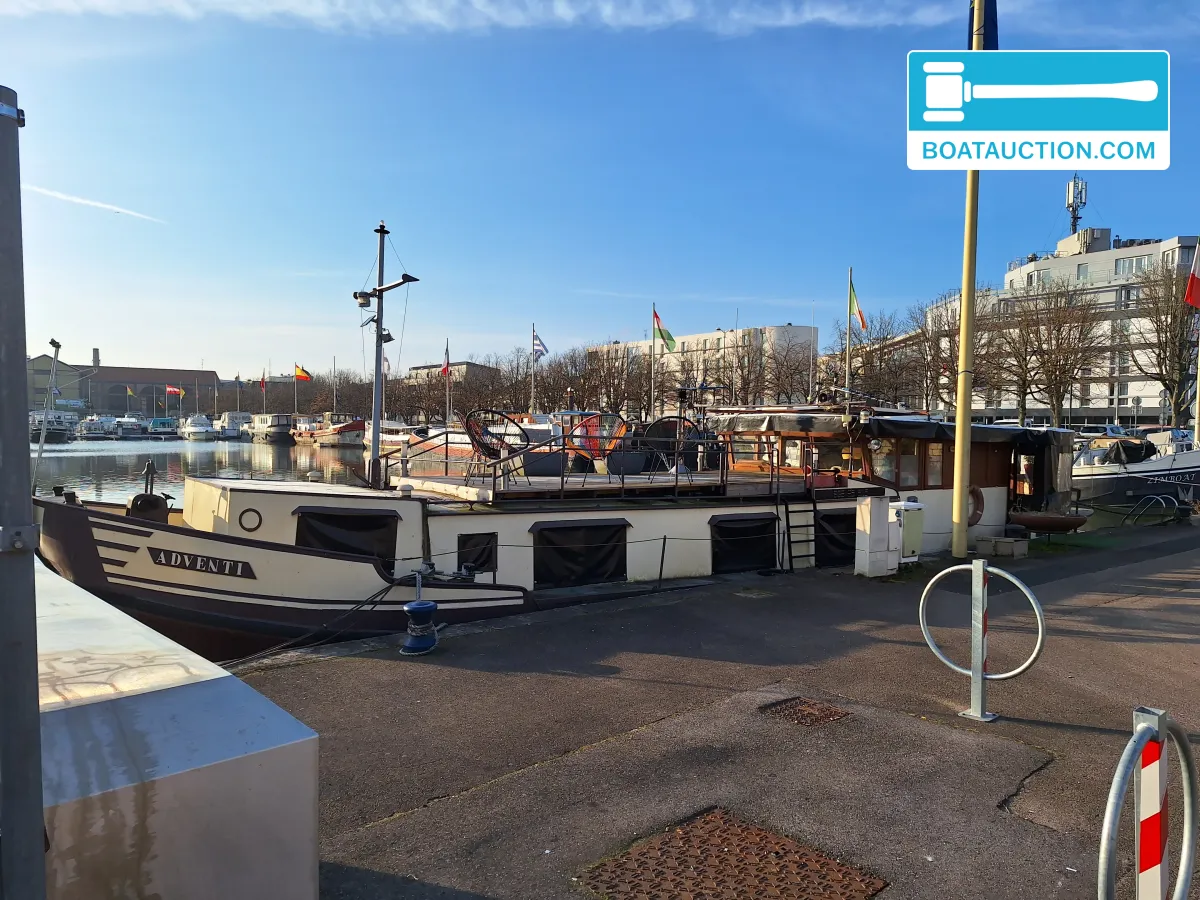Houseboat 1700 foto 1