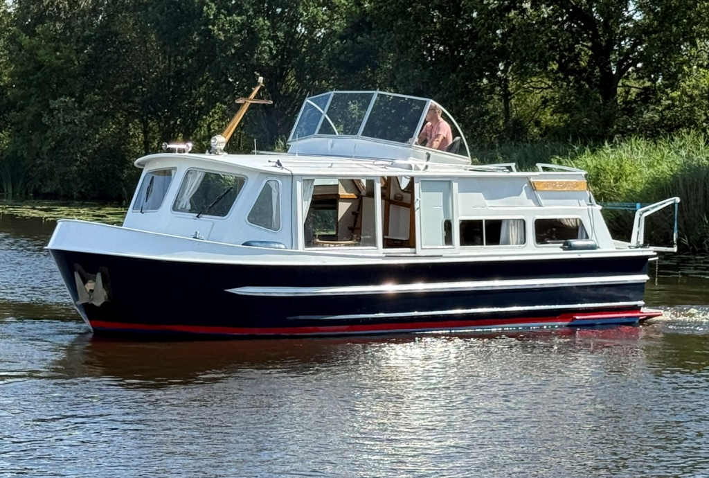 HBM ALL houseboats