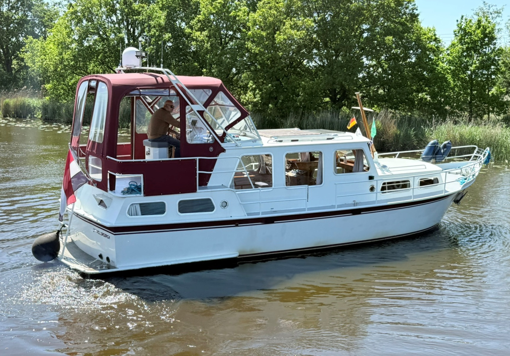 Geeuwkruiser 1150