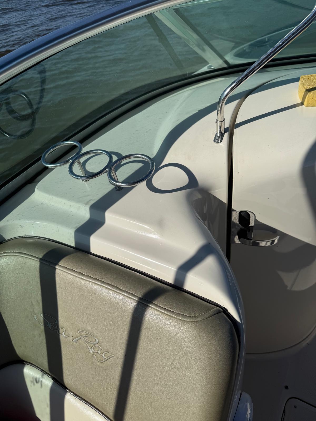 Sea Ray 240 Sundeck foto: 23