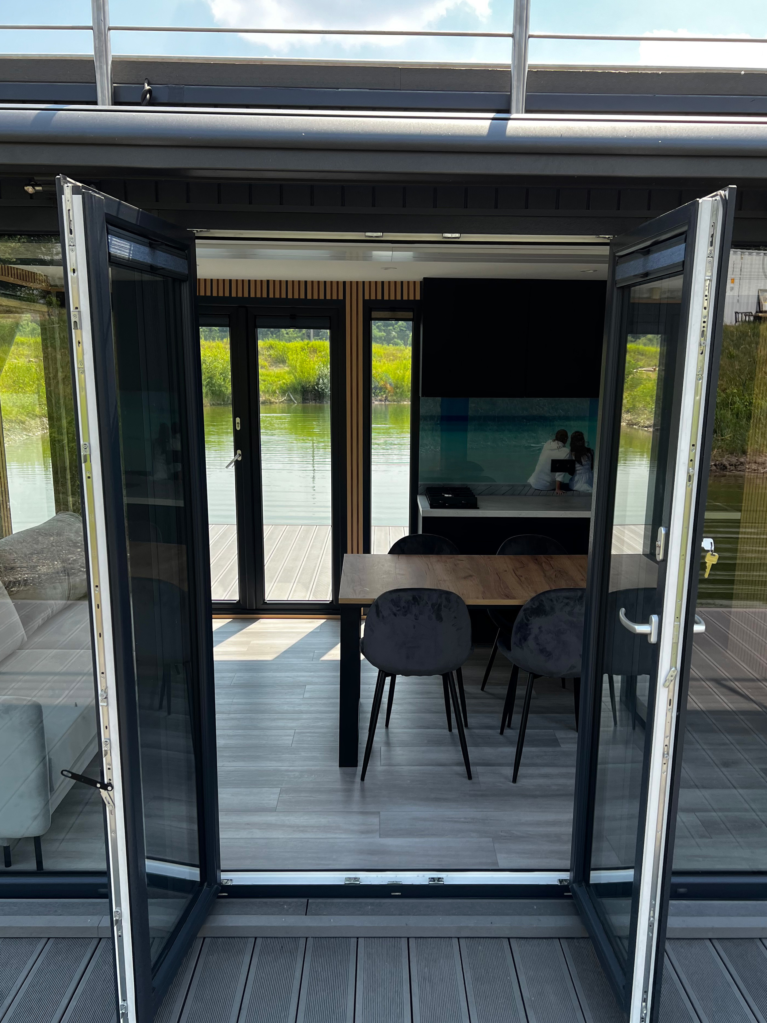 Shogun Mobile Houseboat foto: 35