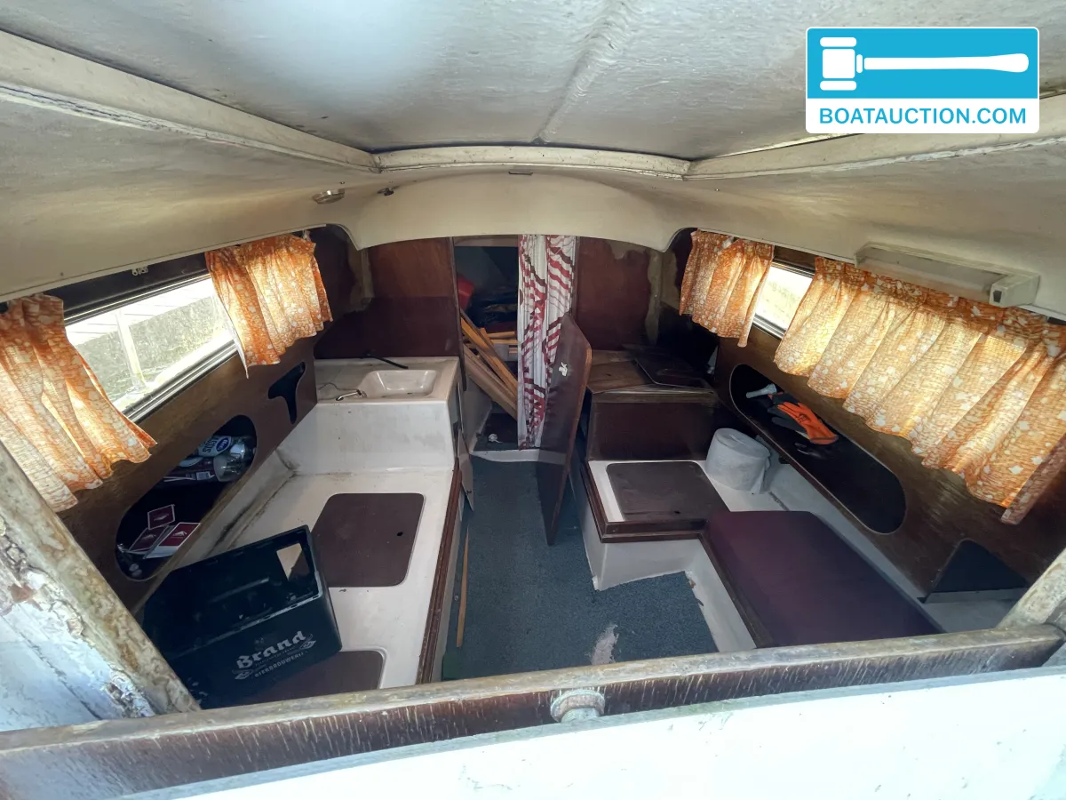 Cabin sailboat 600 foto: 6