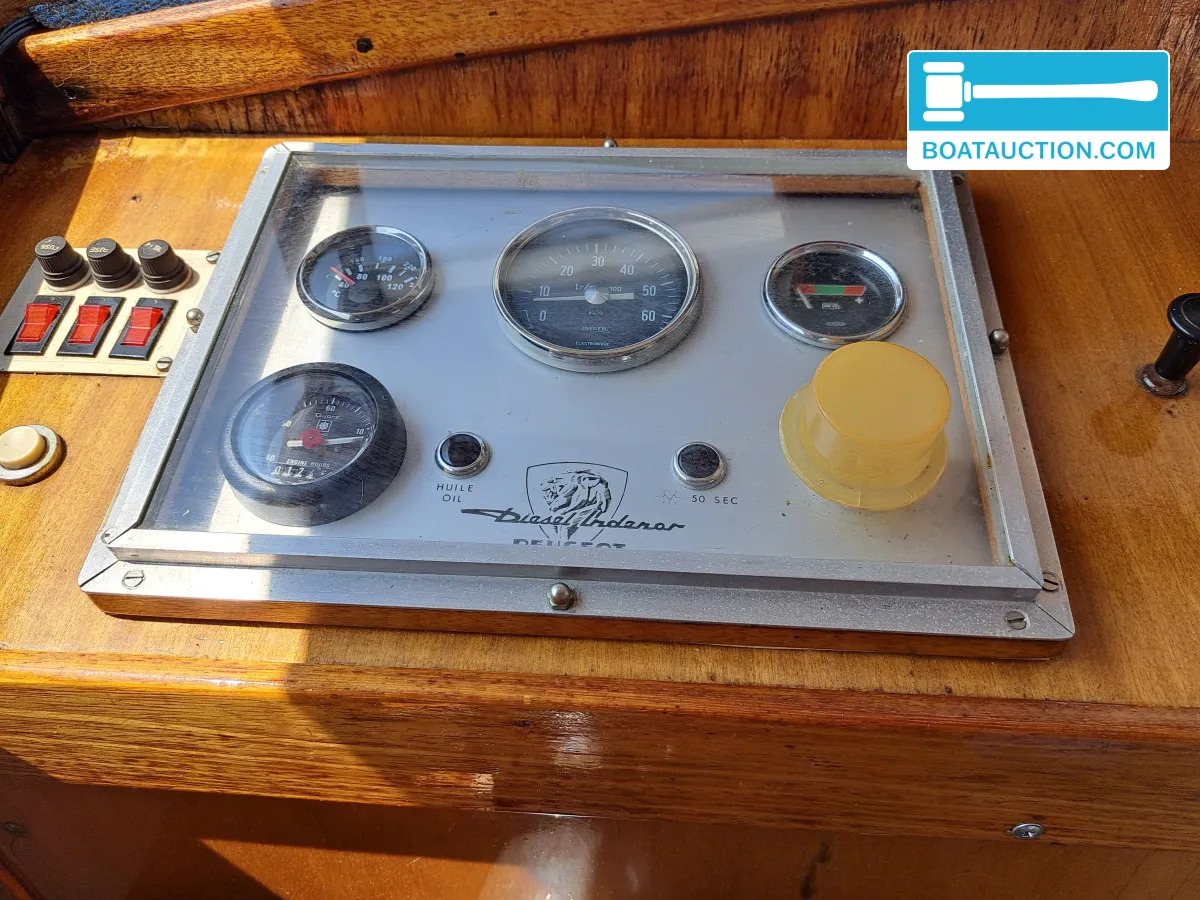 Motorboot 830 foto 5