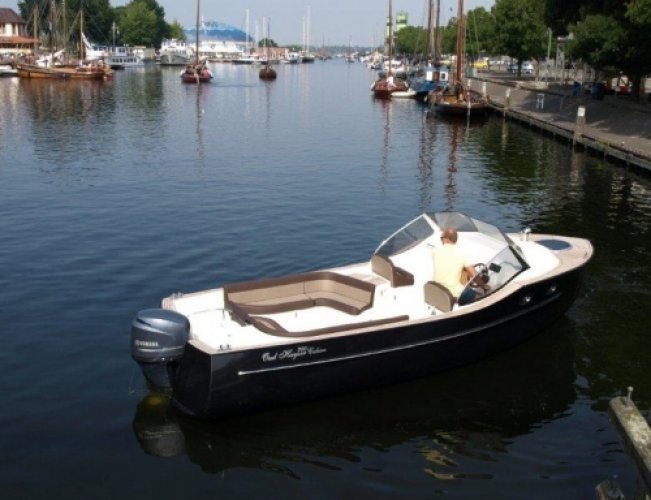 Oud Huijzer 700 Cabine foto 4