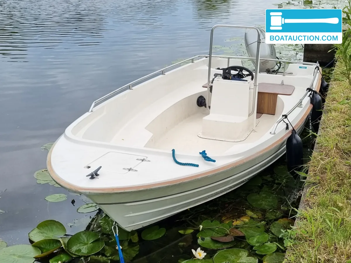 Motor cruiser 850