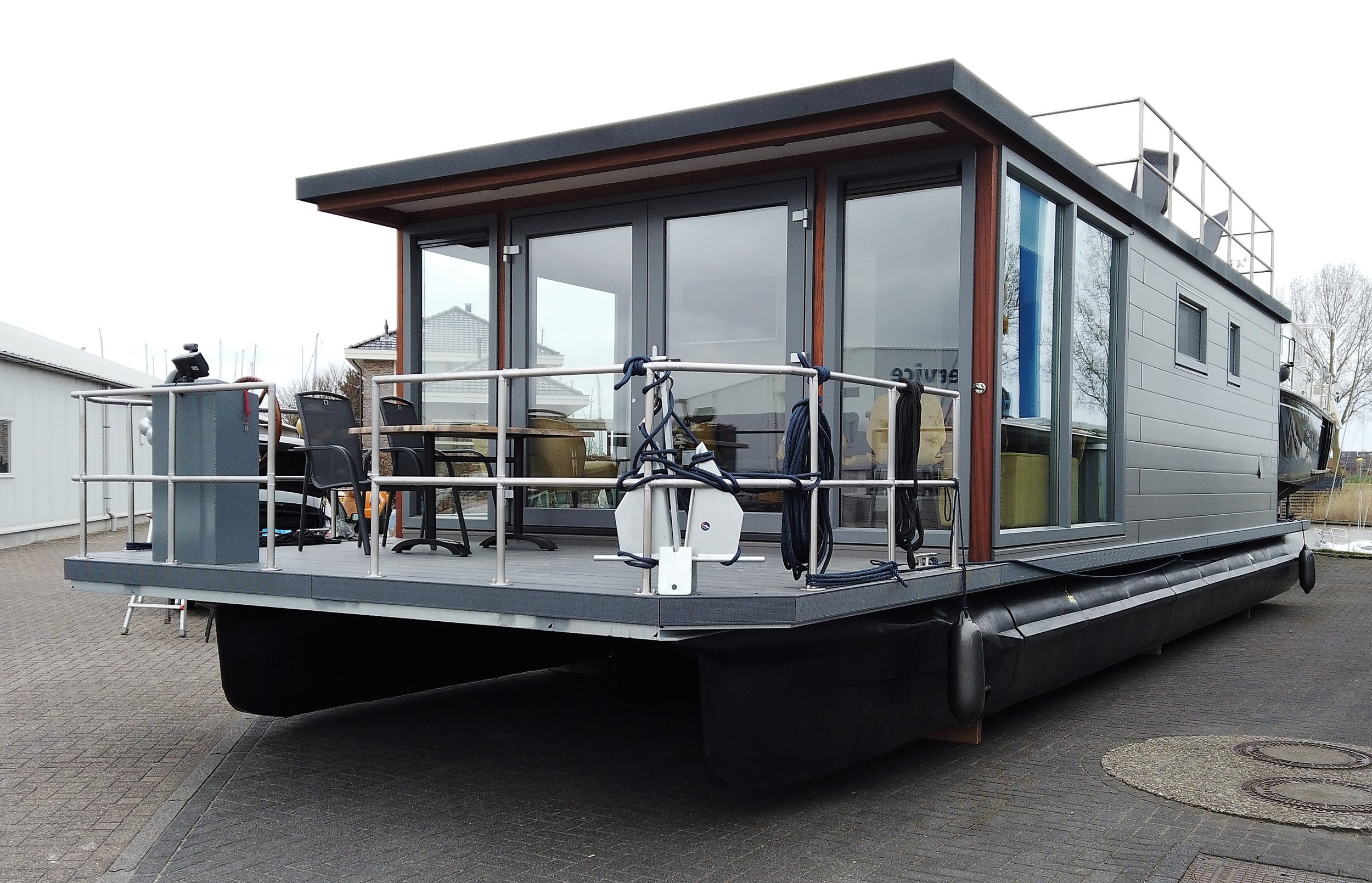 Havenlodge Castalia Houseboat