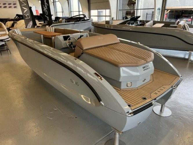 Chris-Craft 20 Launch