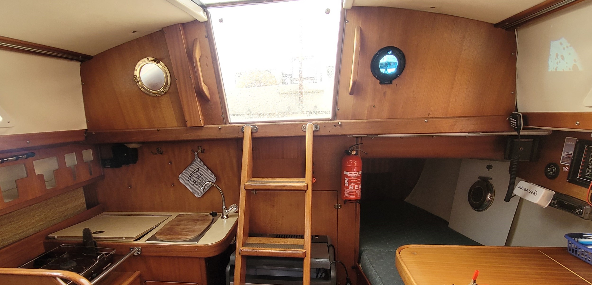 Bavaria 890 foto: 21