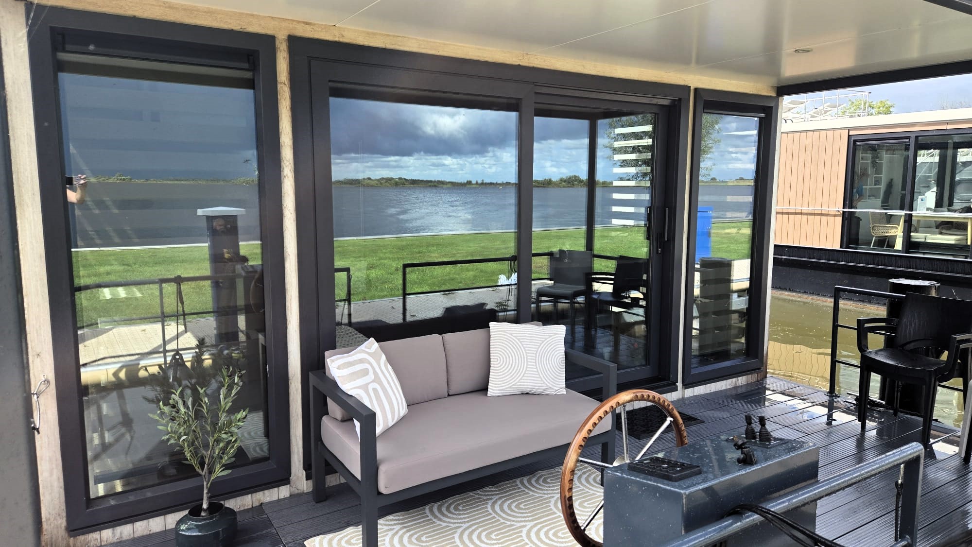 Castalia Evt. Met Koopligplaats Special Houseboat 1460 X 500 foto 2