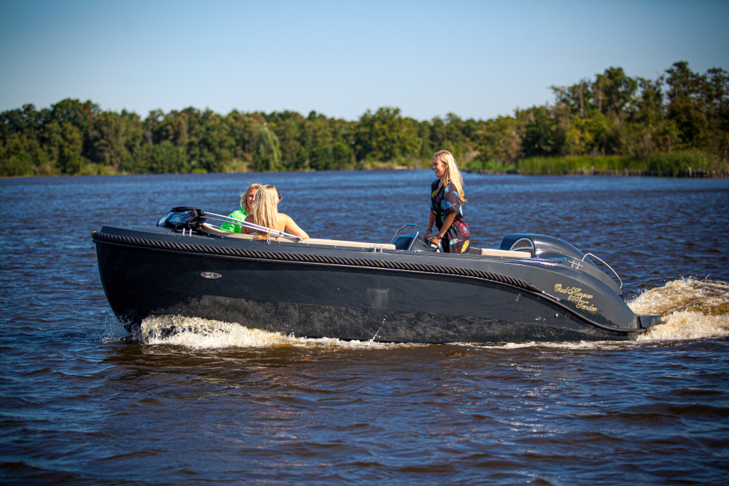 Oud Huijzer 600 Tender