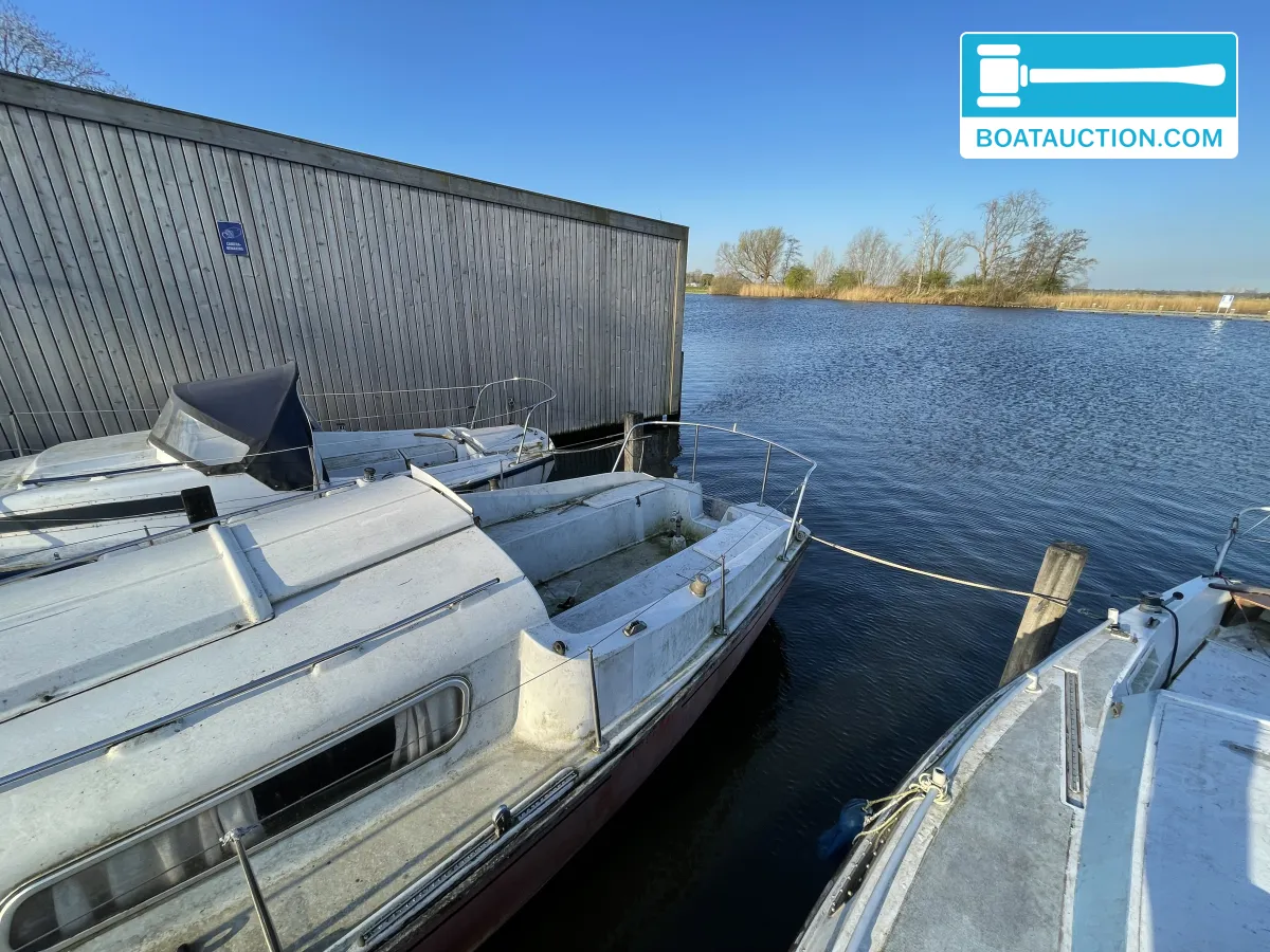 Cabin sailboat 600 foto: 11