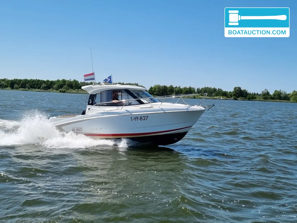Beneteau Antares 680