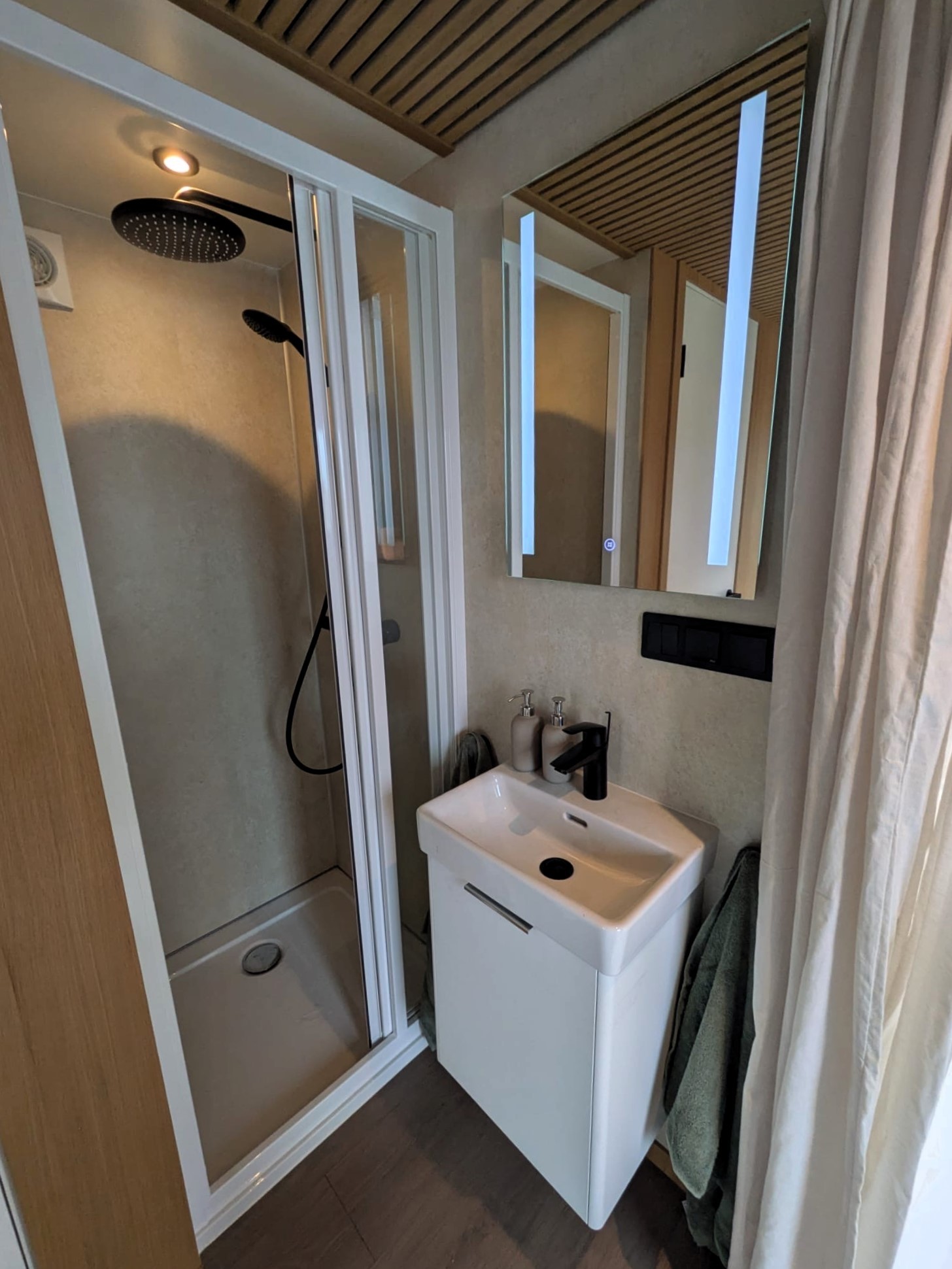 Surla 12 Houseboat Met (koop)ligplaats foto: 12