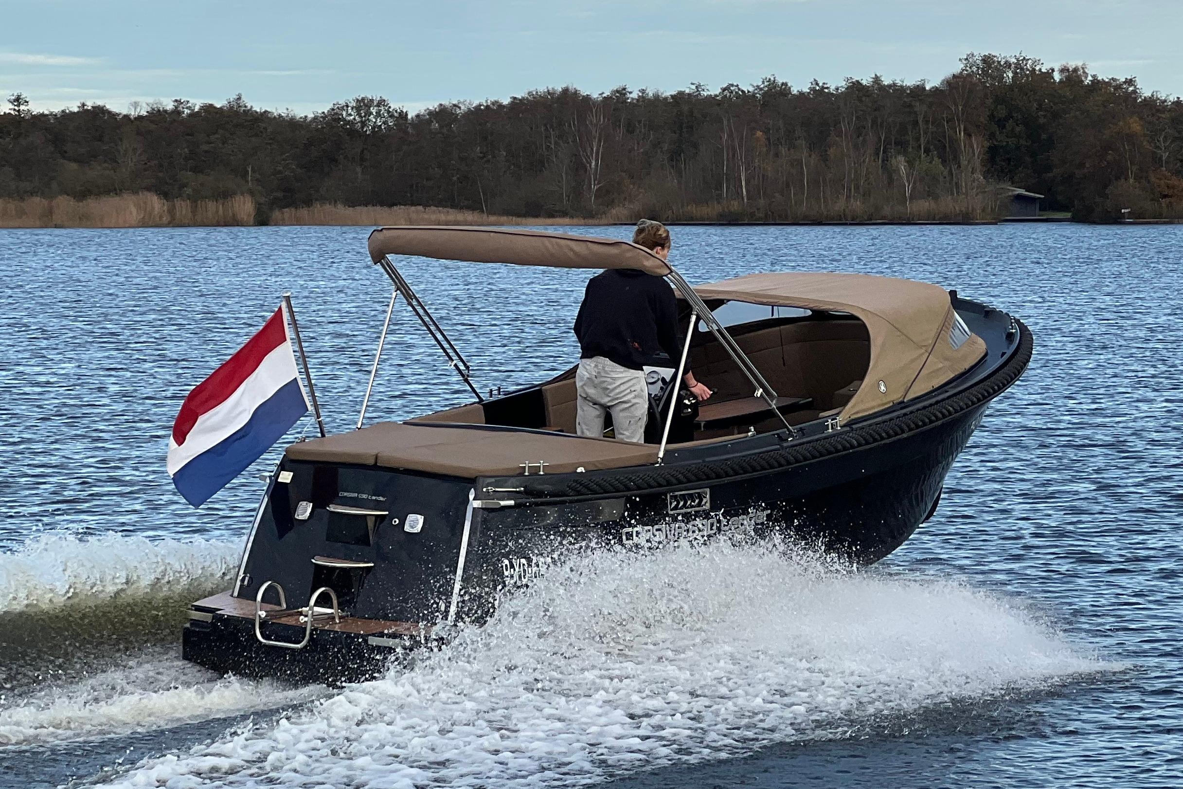 Corsiva 690 Tender foto 5