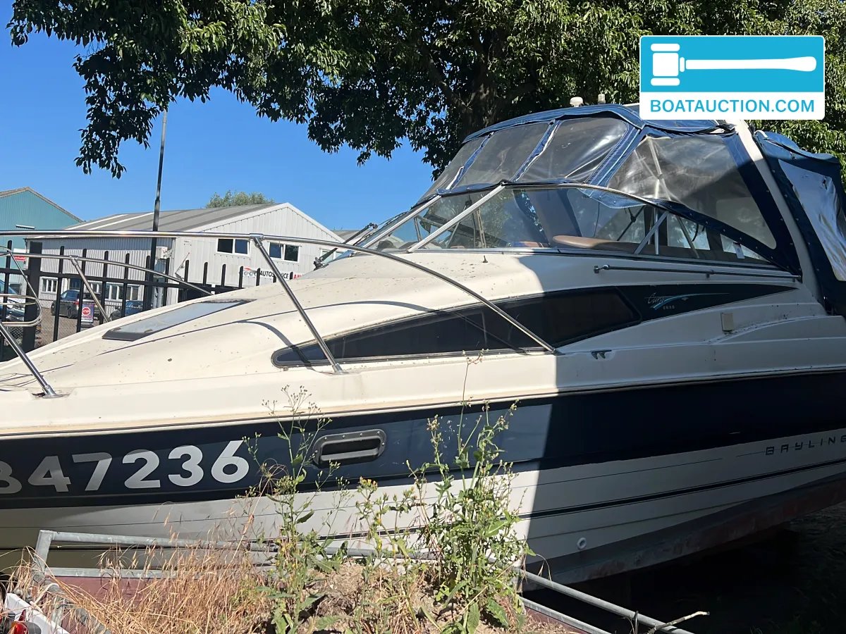 Bayliner 2655 foto 1