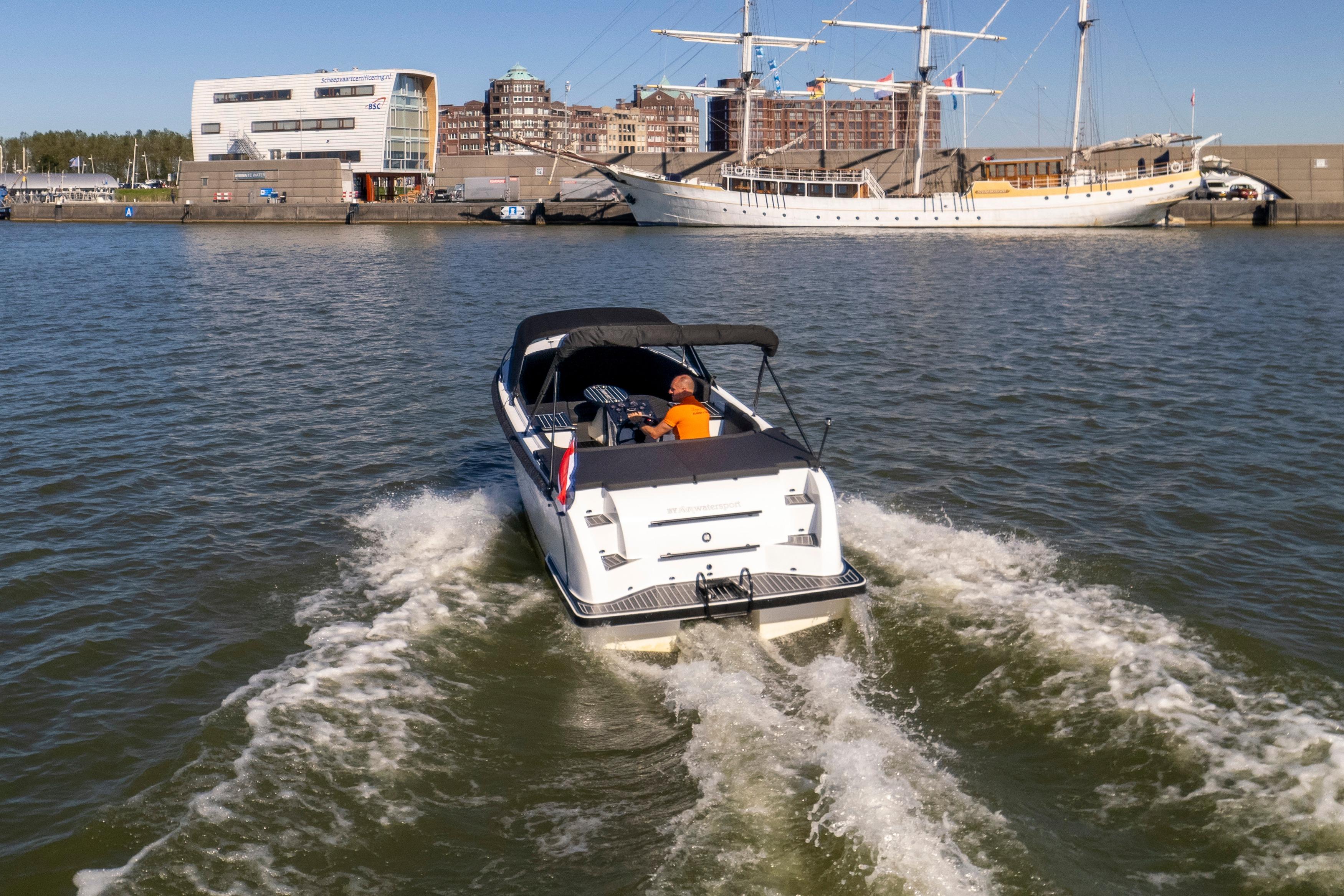 Lago Amore 633 Tender foto 5