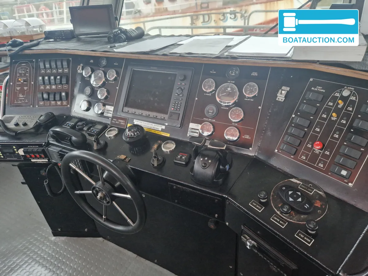 Crew Tender Catamaran foto: 6