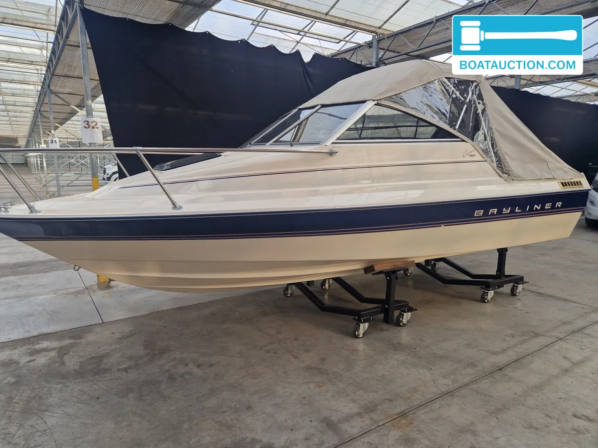 Bayliner 1952 CAPRI
