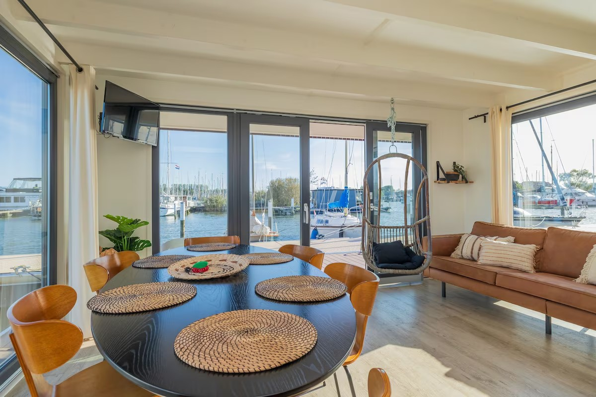 Surla 15 Houseboat