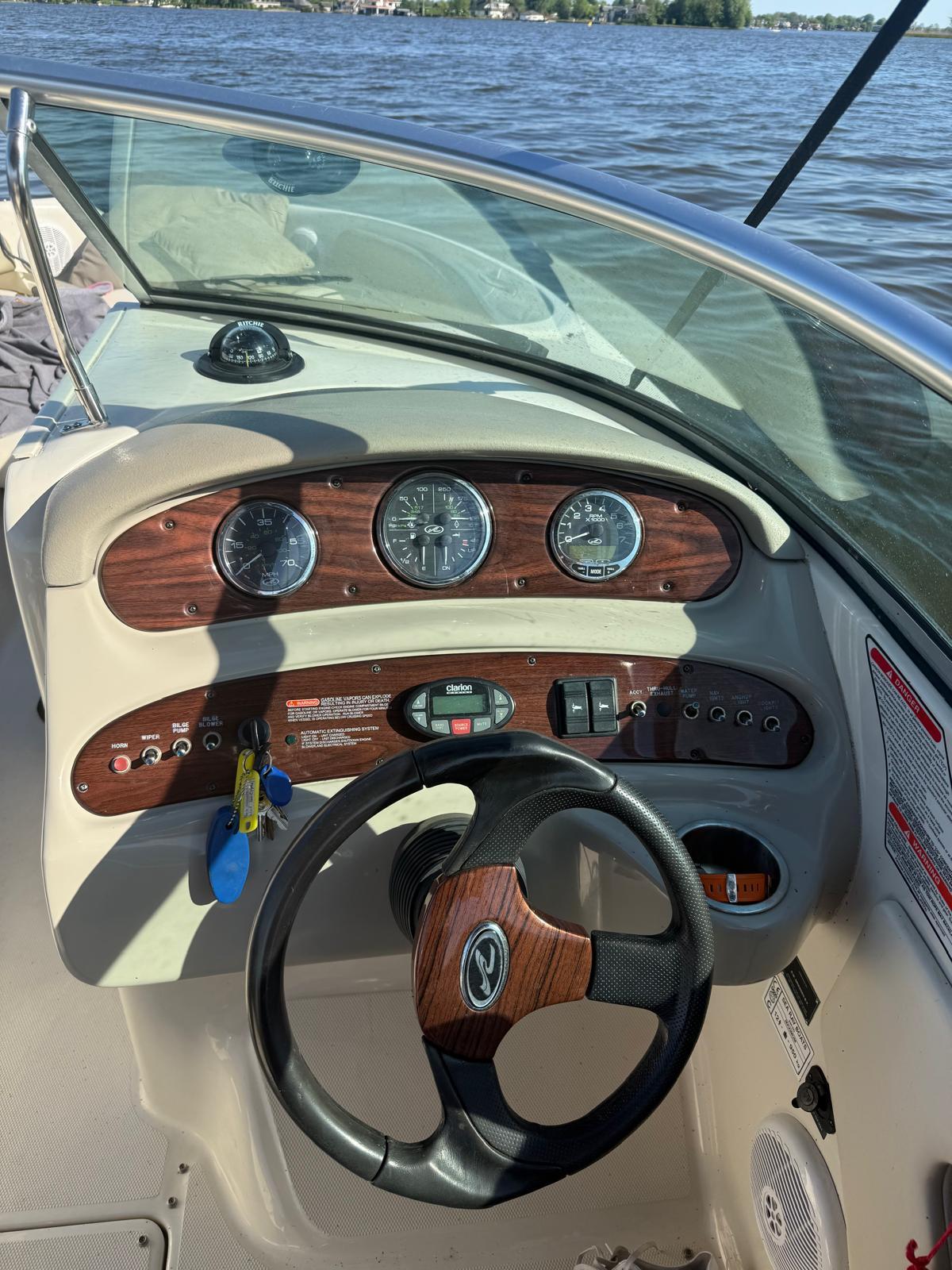 Sea Ray 240 Sundeck foto: 30