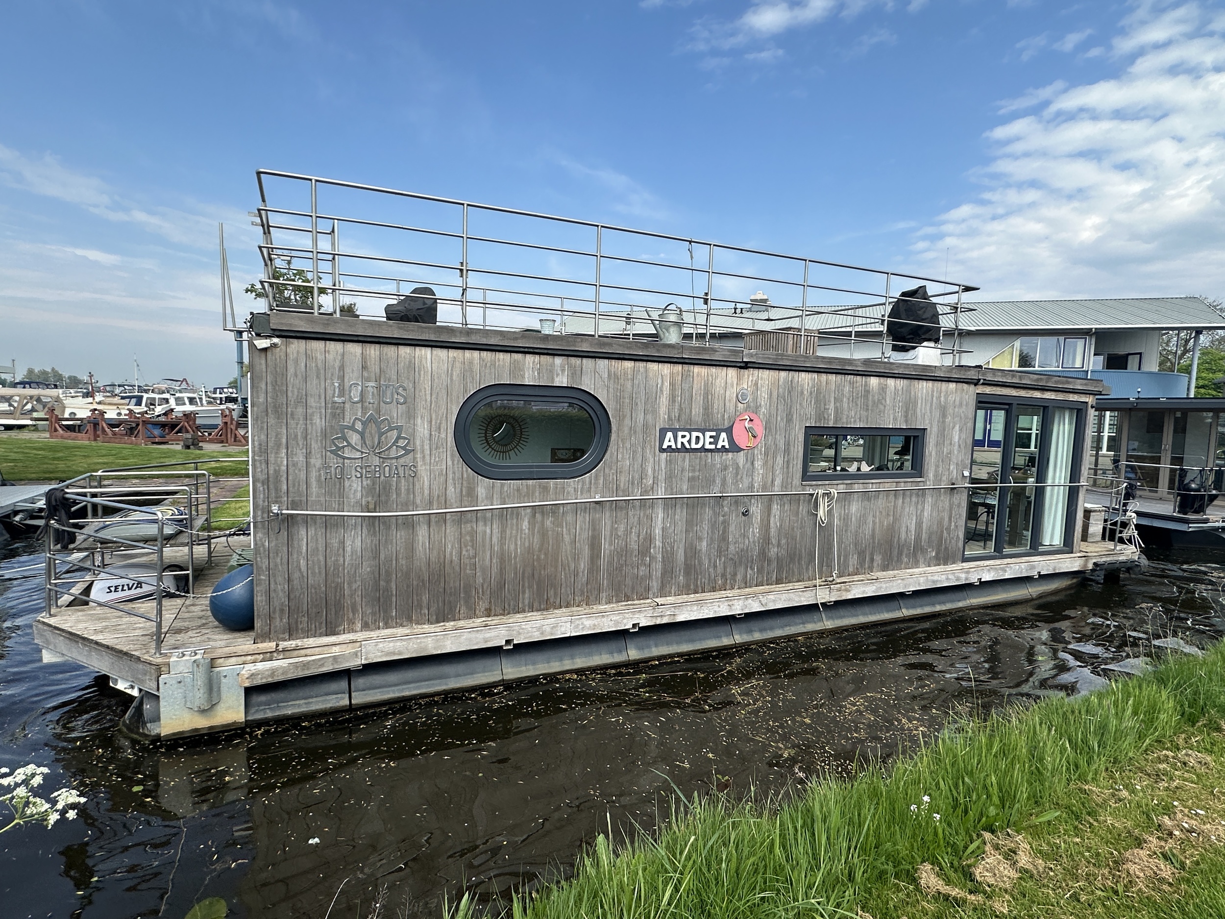 Lotus Houseboats 12 XT - Boven Besturing foto: 2