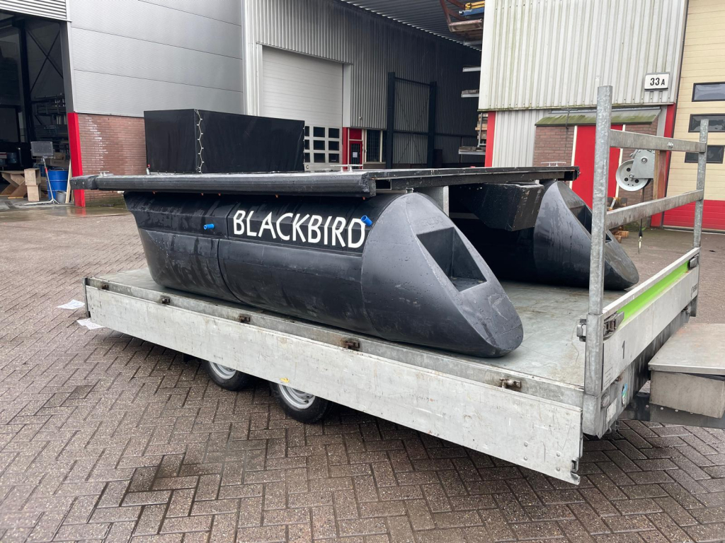 SLboats Blackbird