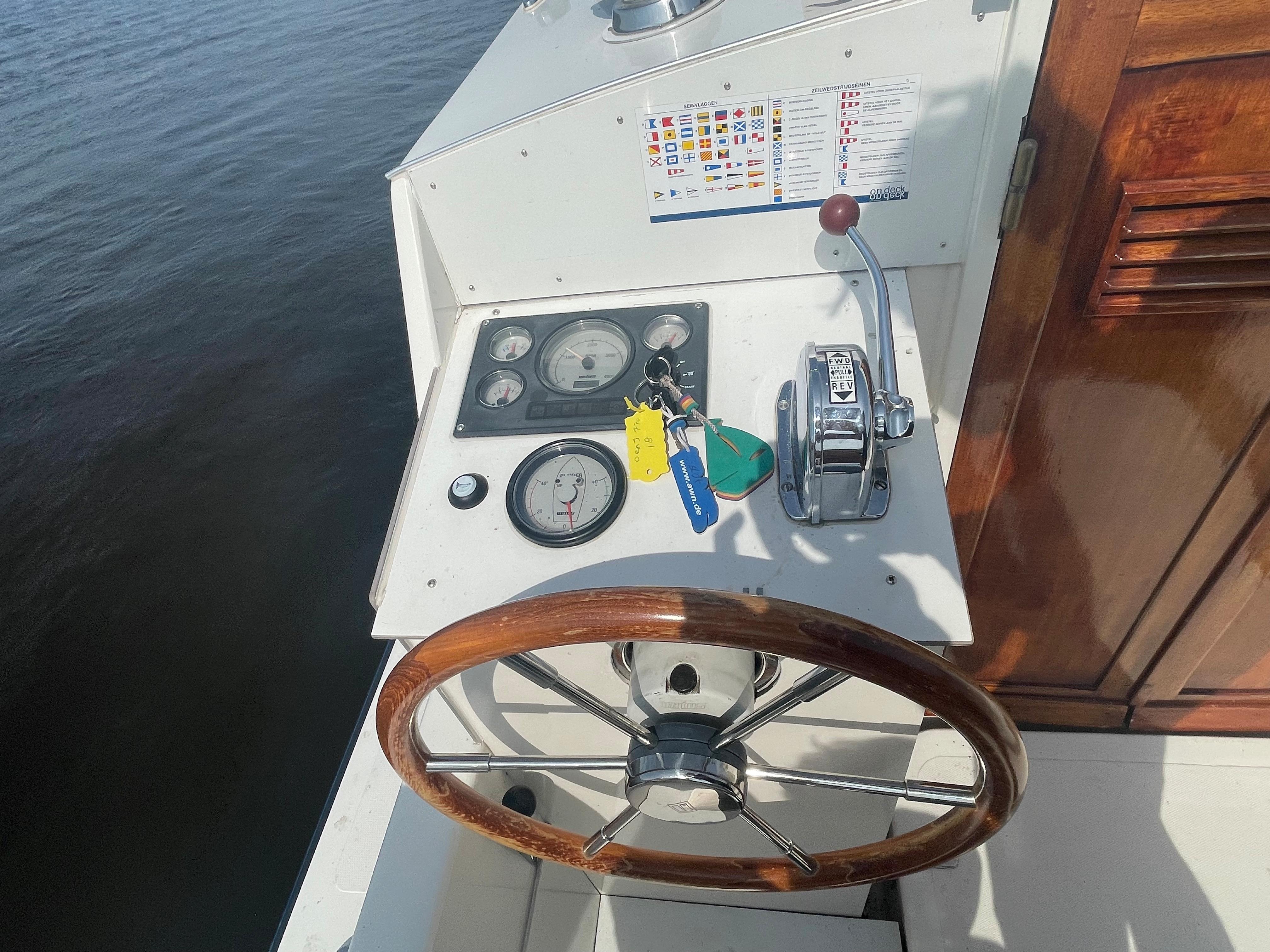 ONJ Spurt Loodsboot Cabinsloep 760 foto: 9