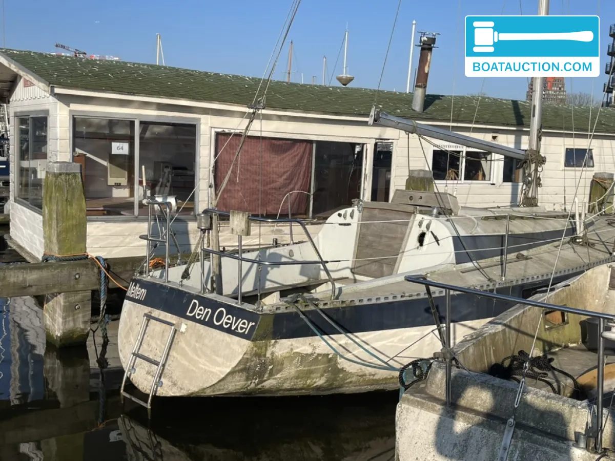 Cabin sailboat 900 foto: 0