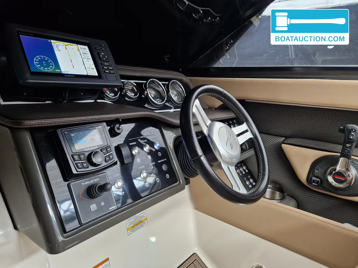 Sea Ray 250 SSE foto: 8