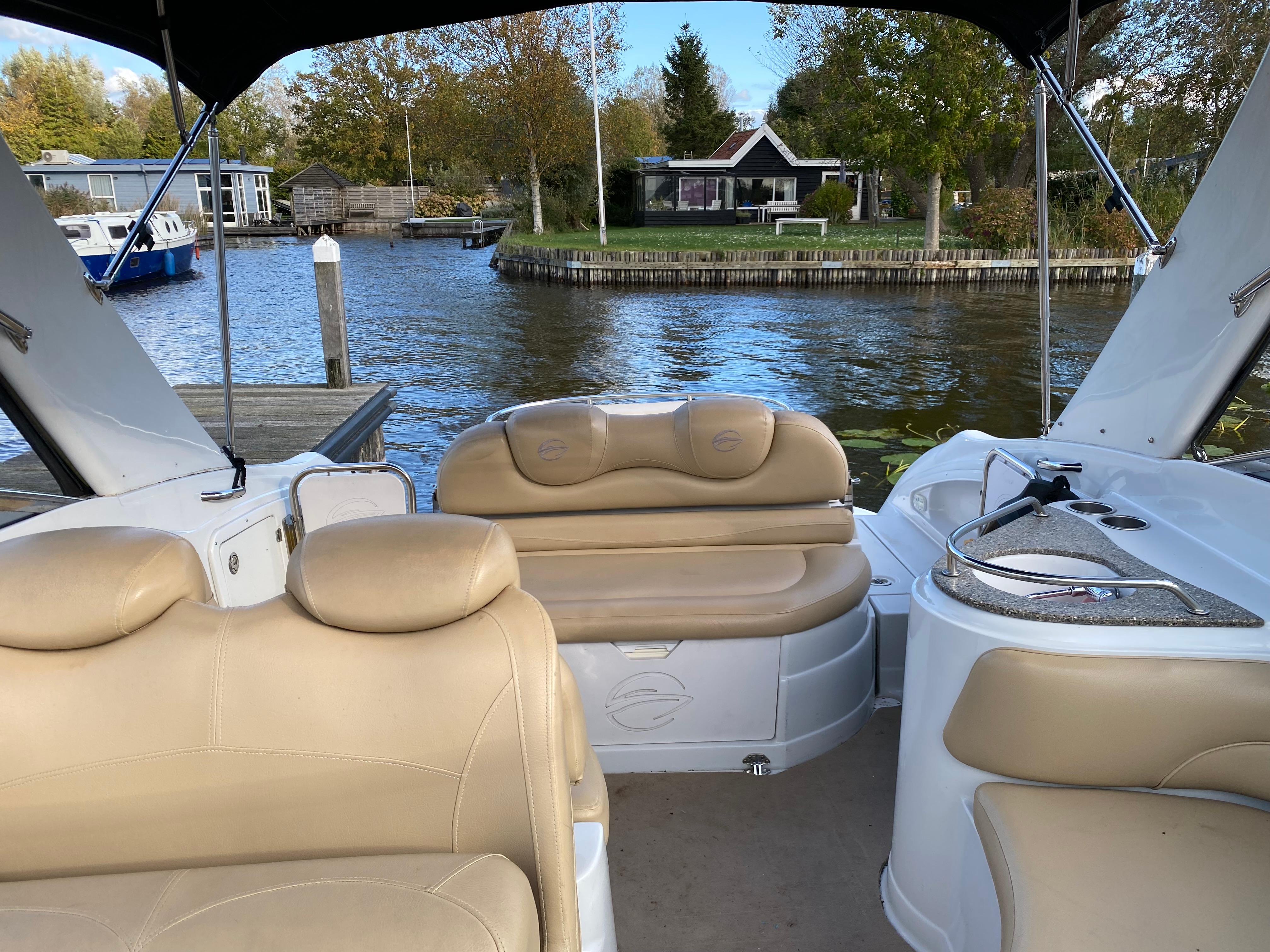 Crownline 325 SCR