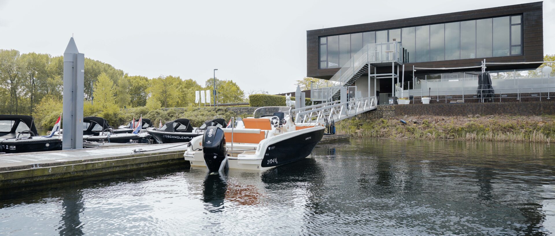 Invictus 240 FX hoofdfoto: 1
