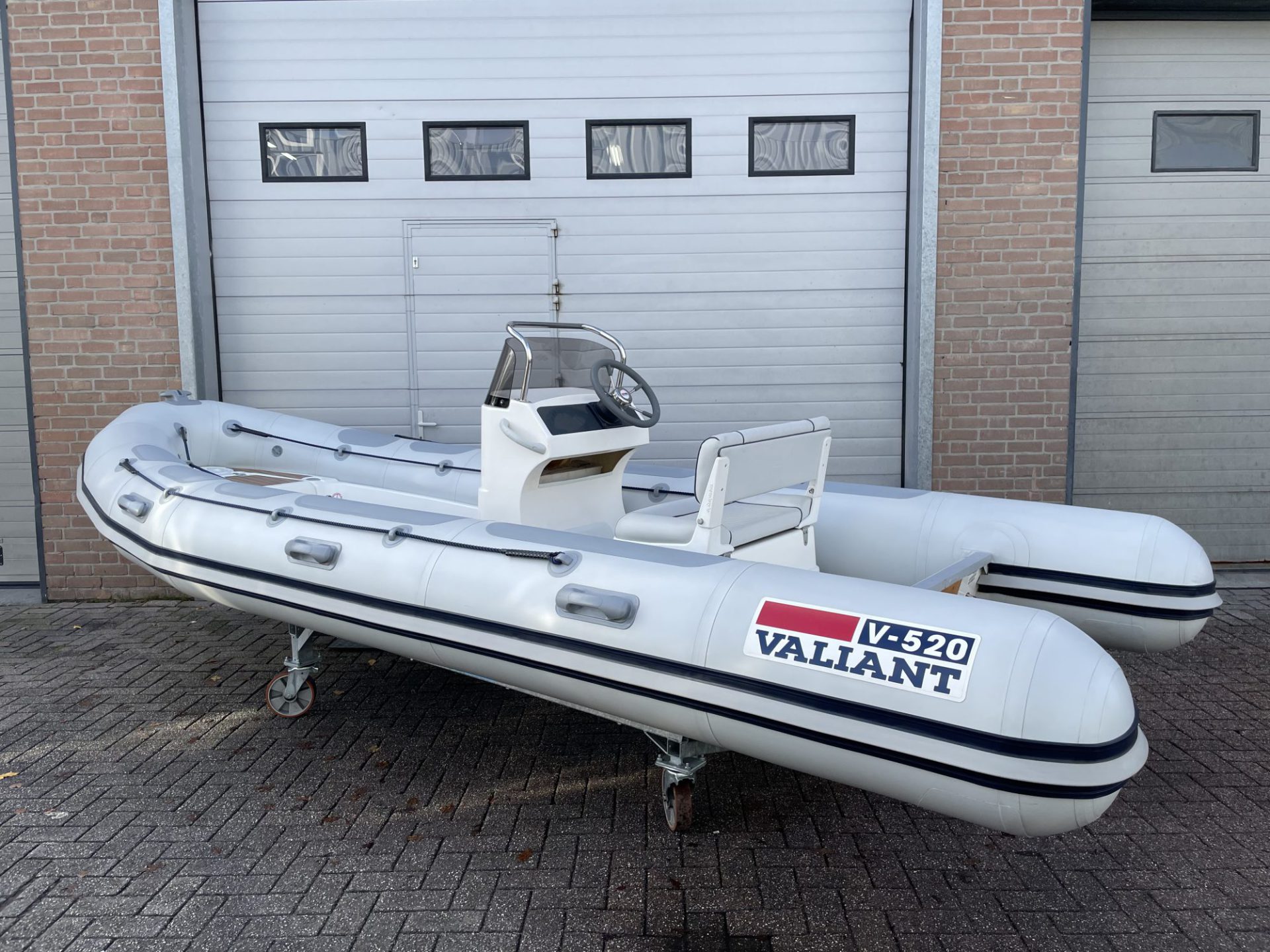 Valiant V-520TK foto: 2
