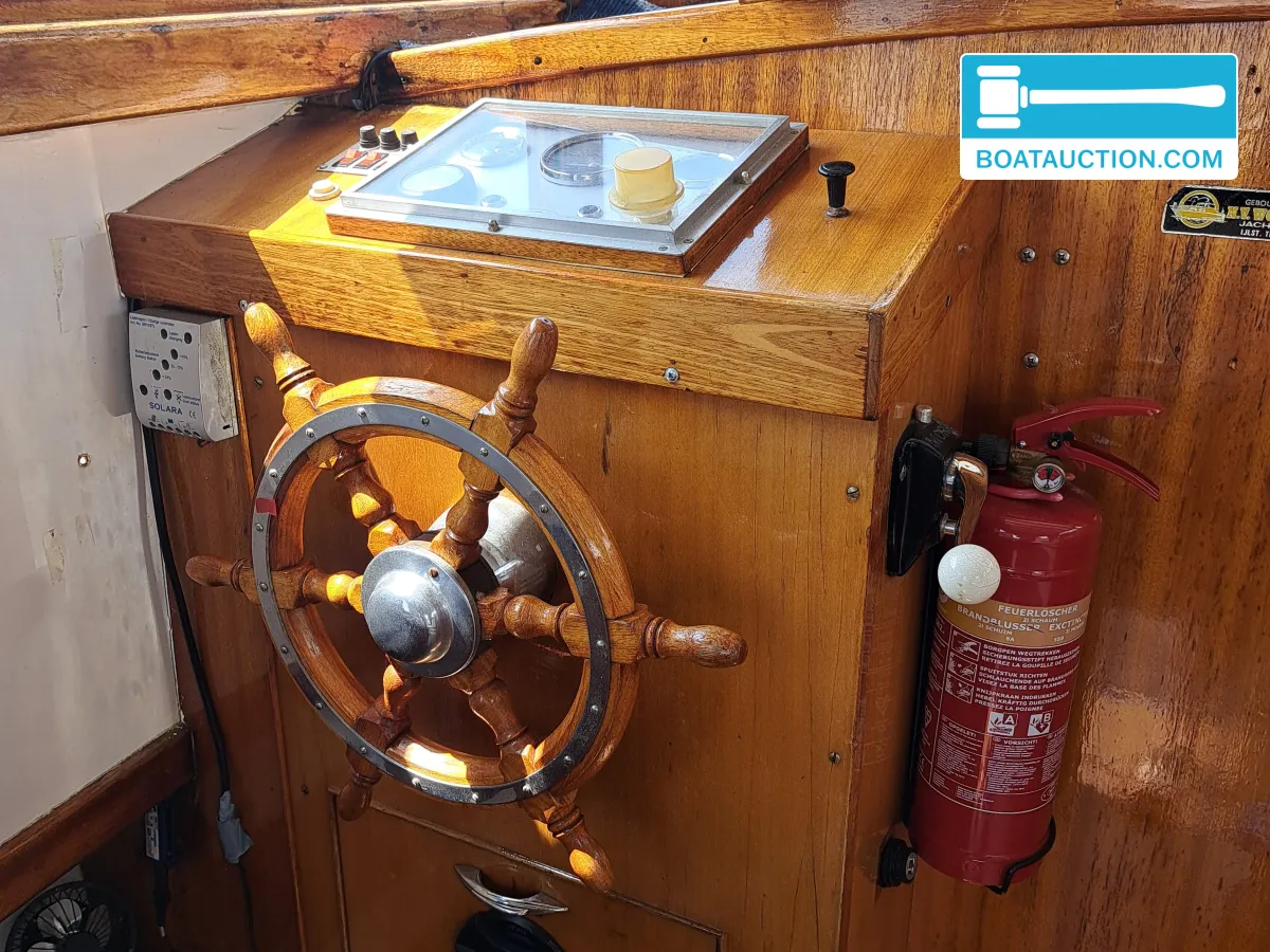 Motorboot 830 foto 4